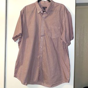Short sleeve burgundy shirt